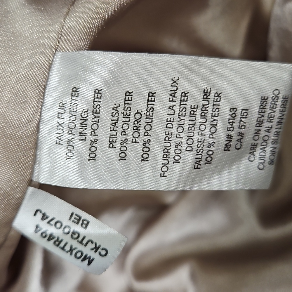 Calvin Klein Sherpa Vest - Picture 10 of 13